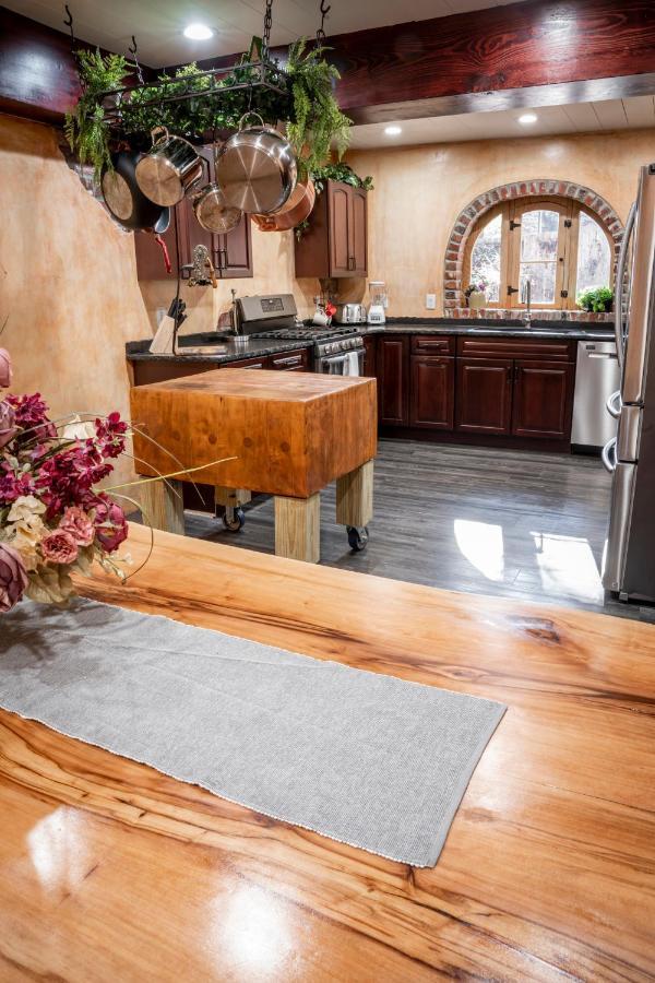 The Hobbit House, Fantasy Comes Home! Russellville Esterno foto